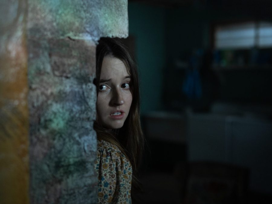 H Kaitlyn Dever ως Brynn Adams.