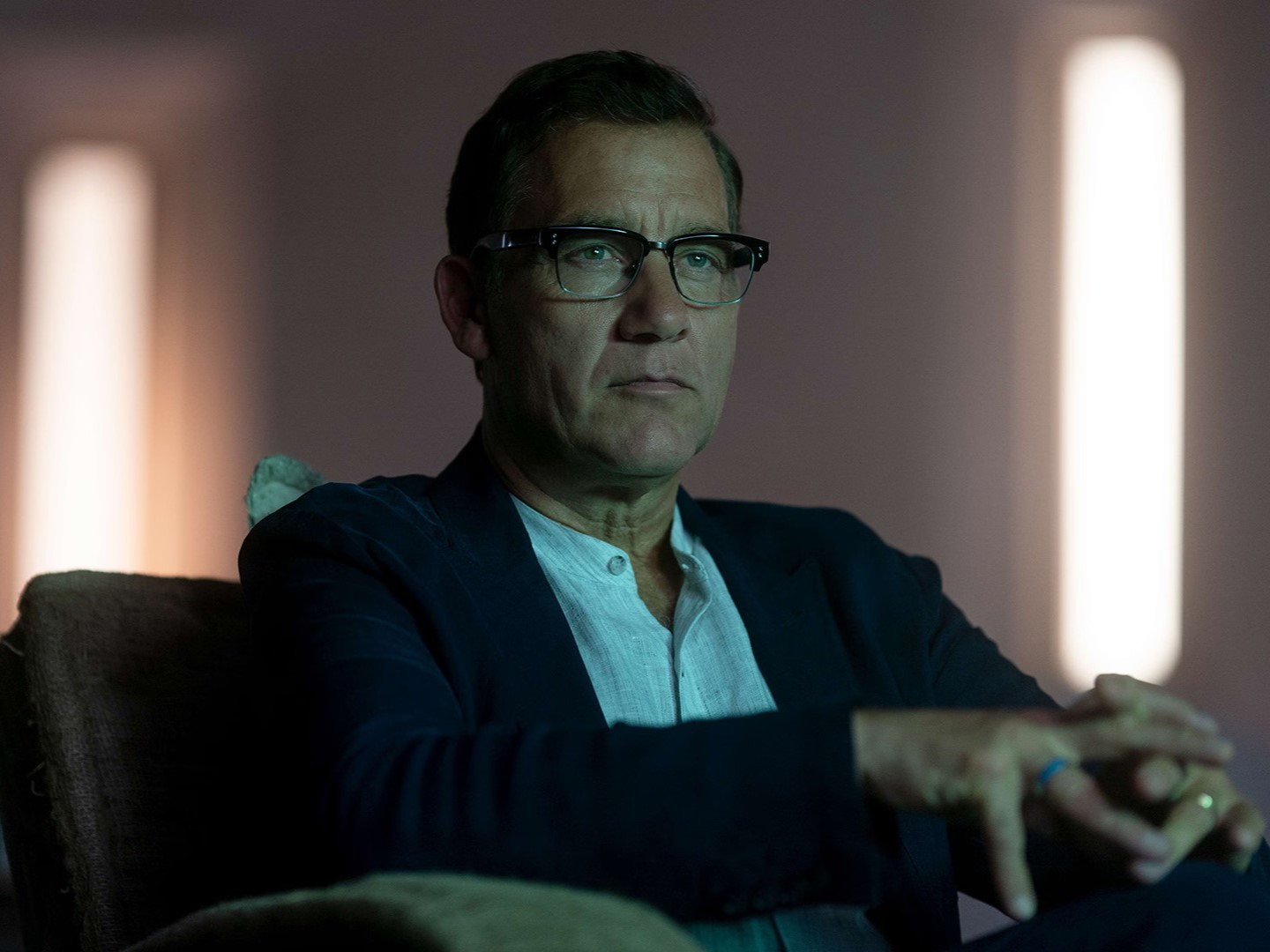 τηλεοπτικά μυστήρια γιορτές_clive owen