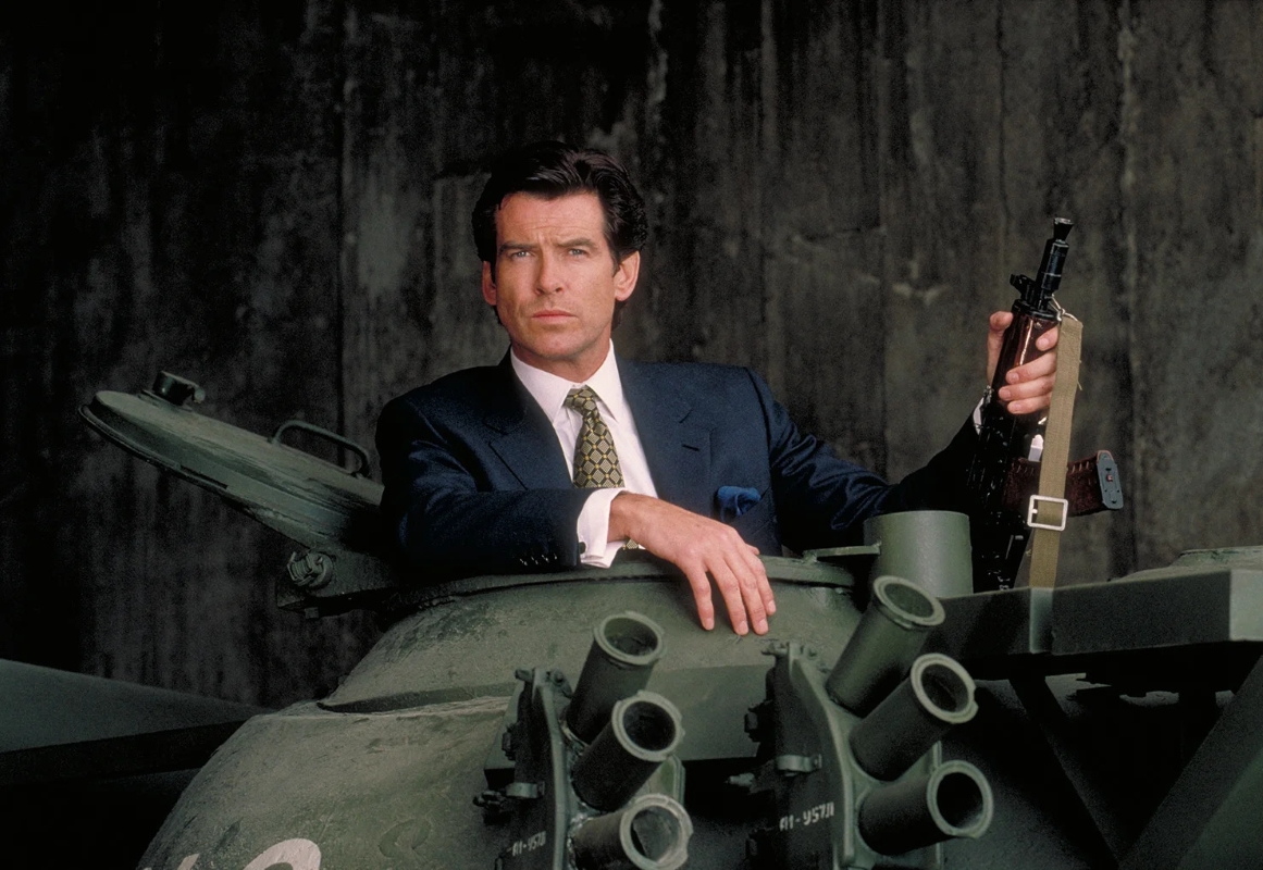 Ο Pierce Bronsan ως James Bond στο «GoldenEye».