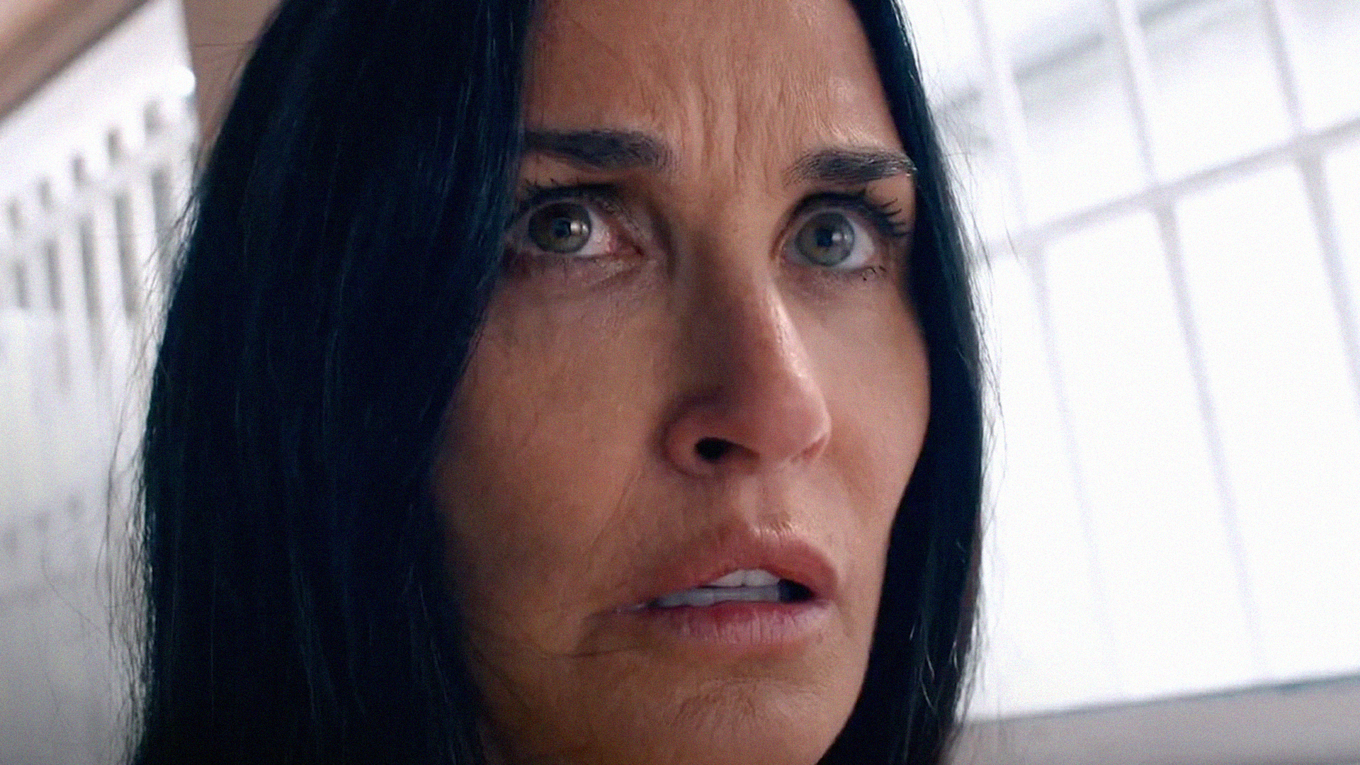 Η Demi Moore στην ταινία «The Substance».