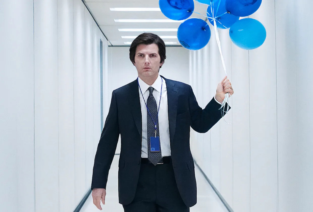 Το «Severance» μόλις απέκτησε τρέιλερ για τη δεύτερη σεζόν του.