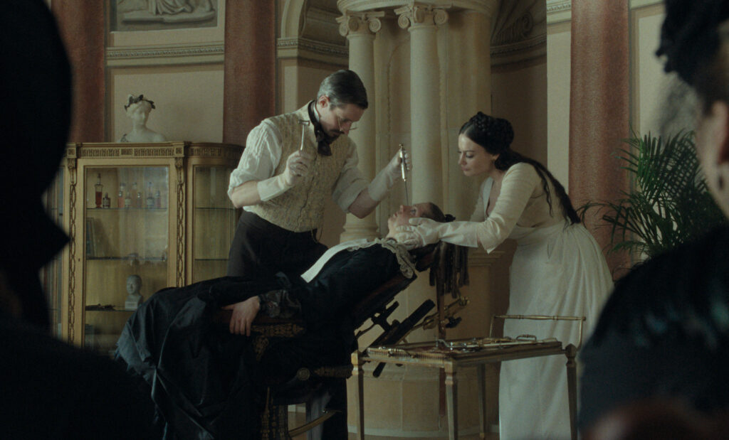 Στιγμιότυπο από την ταινία «The Ugly Stepsister».