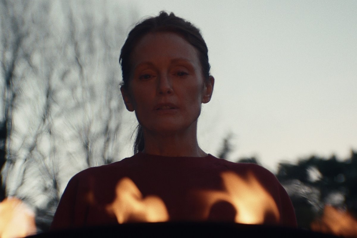 Η Julianne Moore στο «Echo Valley».