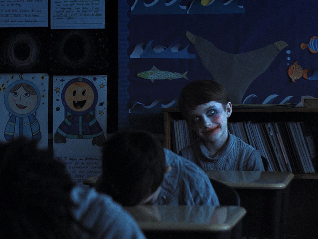 Στιγμιότυπο από την ταινία «Weapons» σε σκηνοθεσία Zach Cregger.