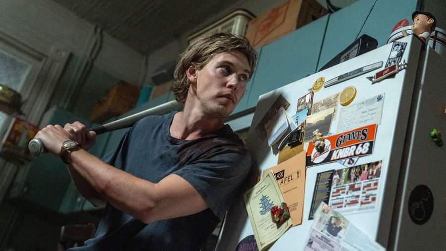 Caught Stealing: Ο Austin Butler λάμπει στην πιο κωμική στιγμή του Darren Aronofsky